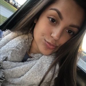 Meet your Posher, Isabel